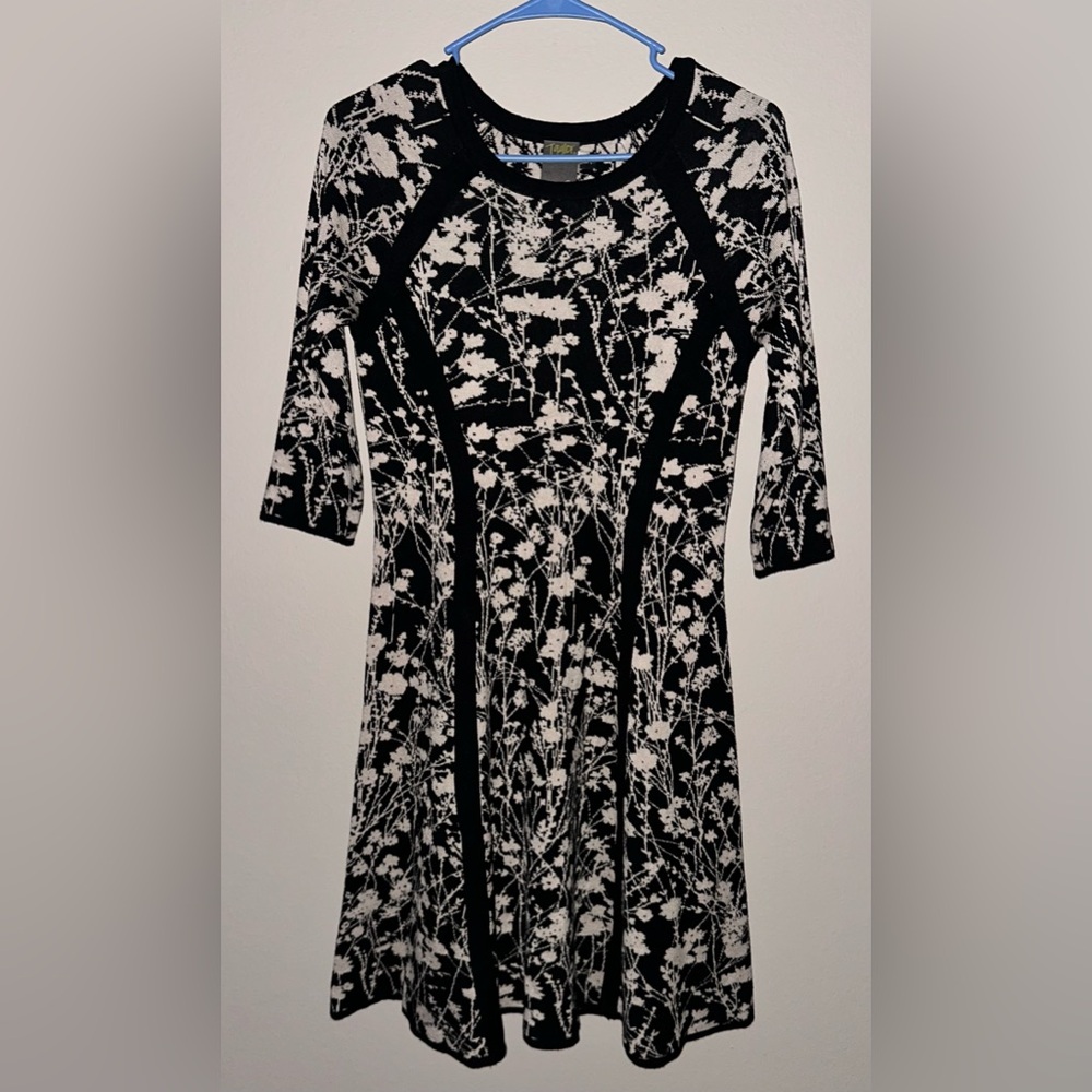 TAYLOR Women’s Size M Black Cream Floral Midi Sweater Fit Flare Dress 3/4 Sleeve